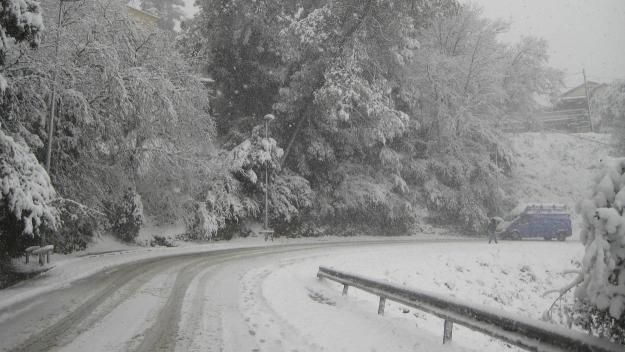 La carretera de la Rabassada, a la nevada del 2010 (2010) / Foto: Marga Almirall